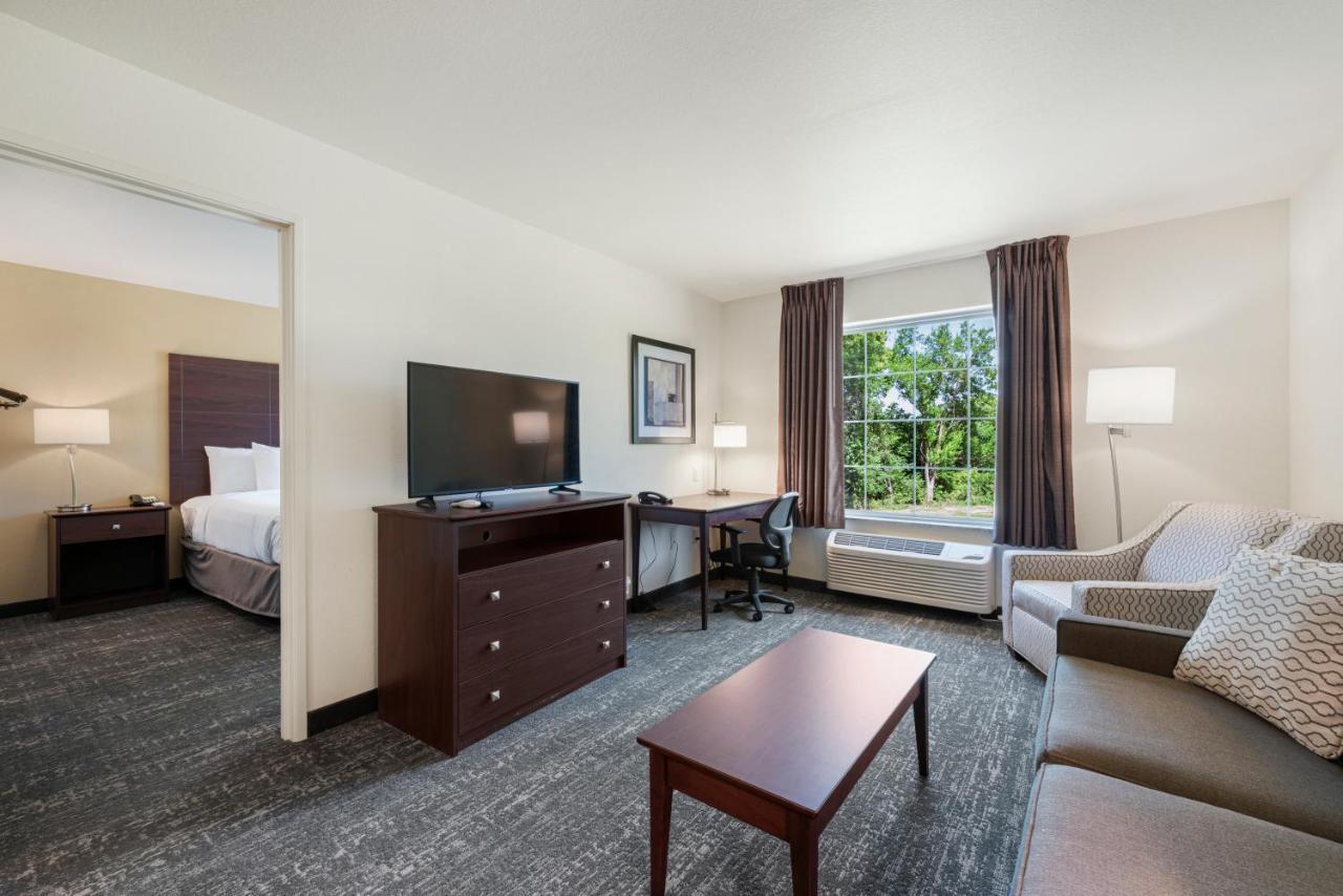 Cobblestone Hotel & Suites - Urbana Bagian luar foto