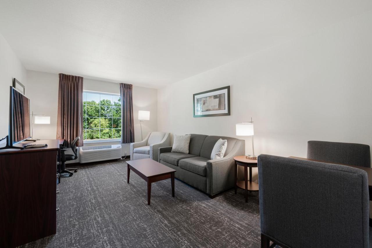 Cobblestone Hotel & Suites - Urbana Bagian luar foto