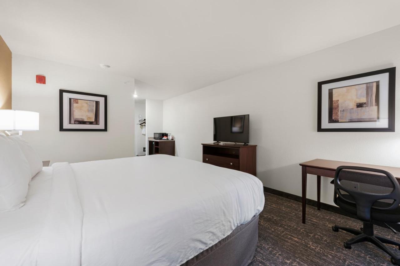 Cobblestone Hotel & Suites - Urbana Bagian luar foto