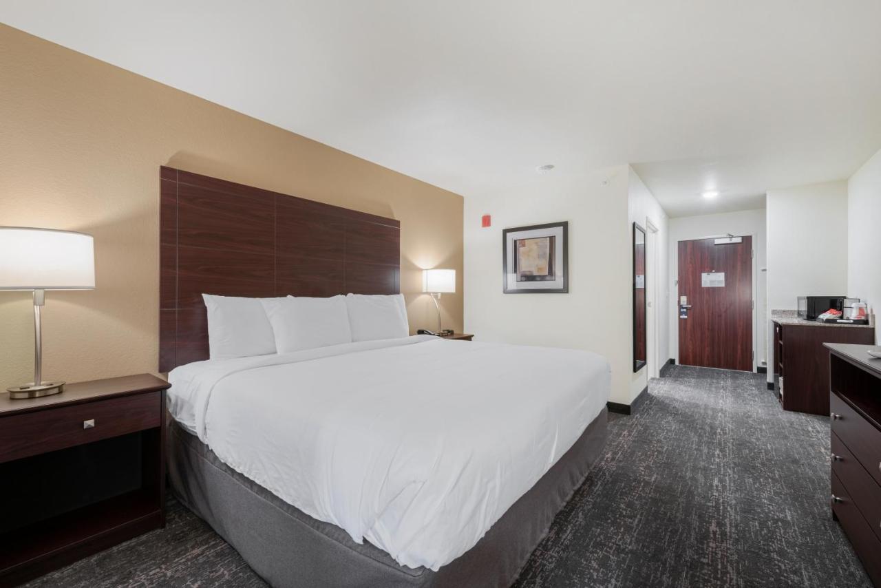 Cobblestone Hotel & Suites - Urbana Bagian luar foto