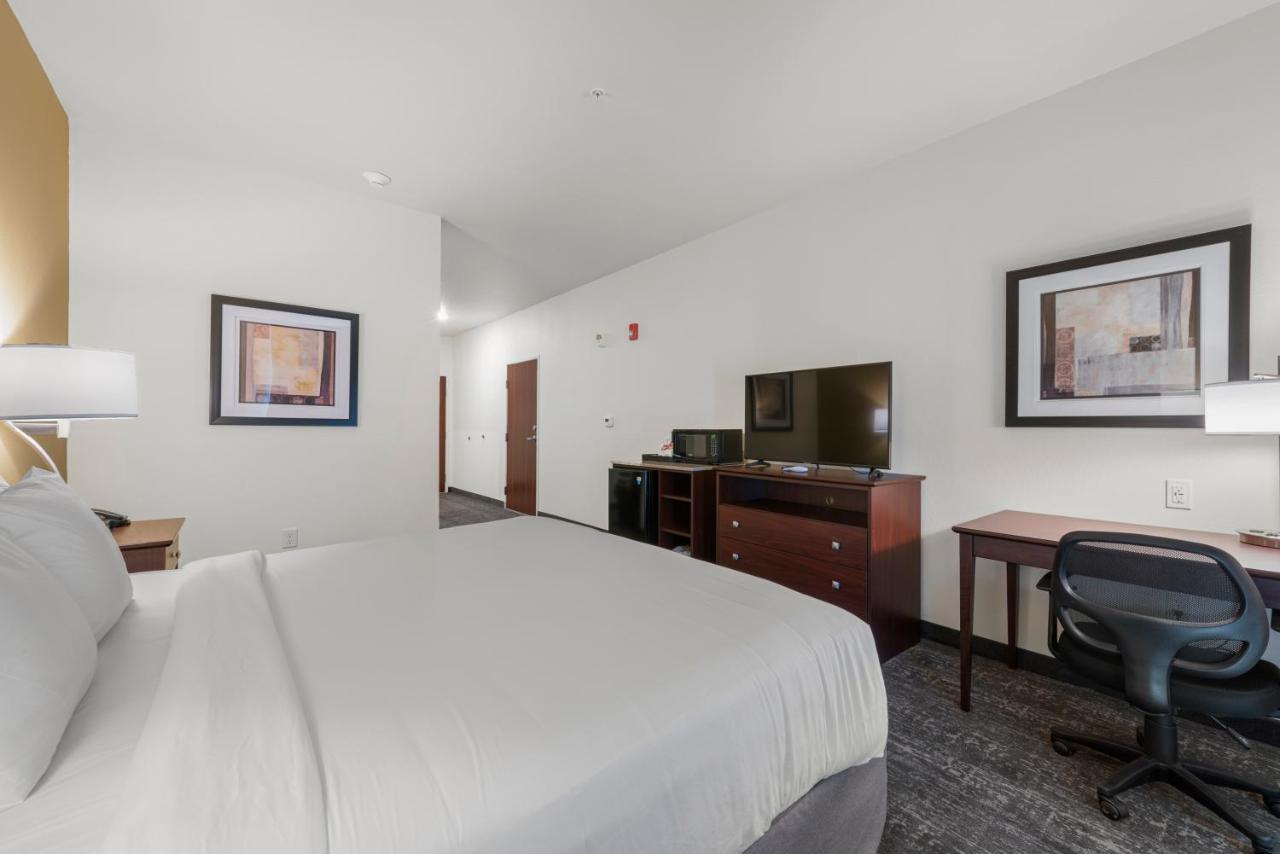 Cobblestone Hotel & Suites - Urbana Bagian luar foto