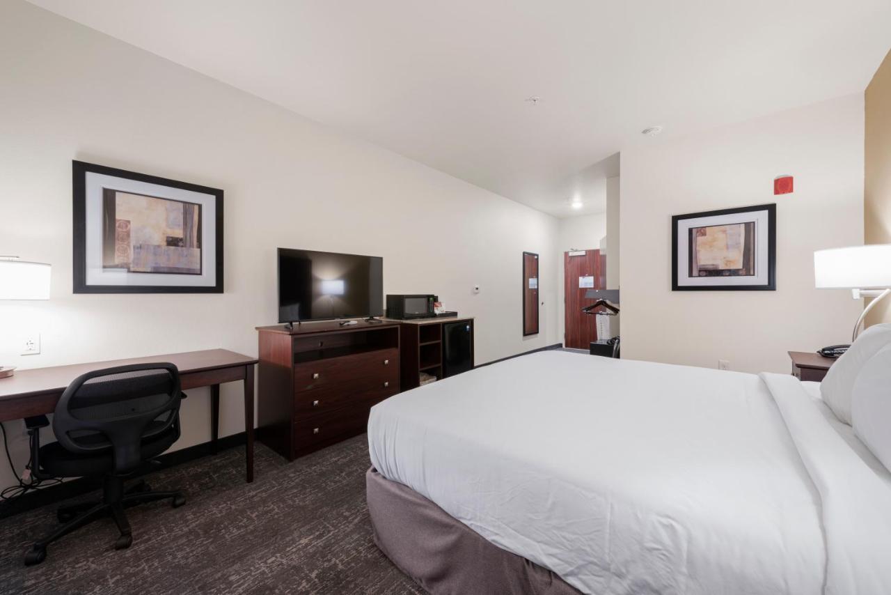 Cobblestone Hotel & Suites - Urbana Bagian luar foto