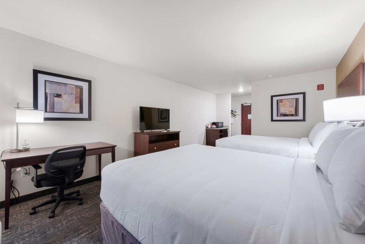 Cobblestone Hotel & Suites - Urbana Bagian luar foto