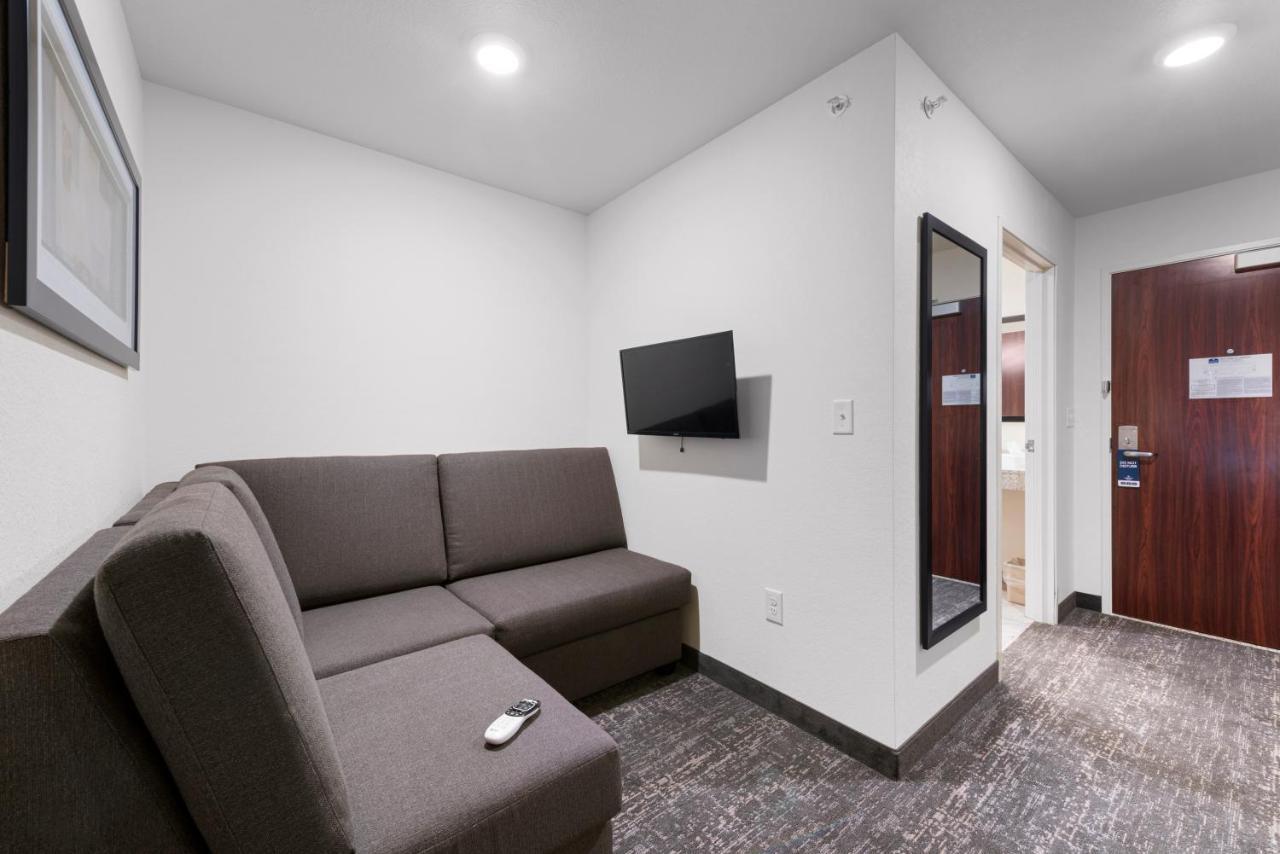 Cobblestone Hotel & Suites - Urbana Bagian luar foto