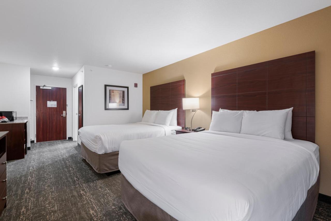 Cobblestone Hotel & Suites - Urbana Bagian luar foto
