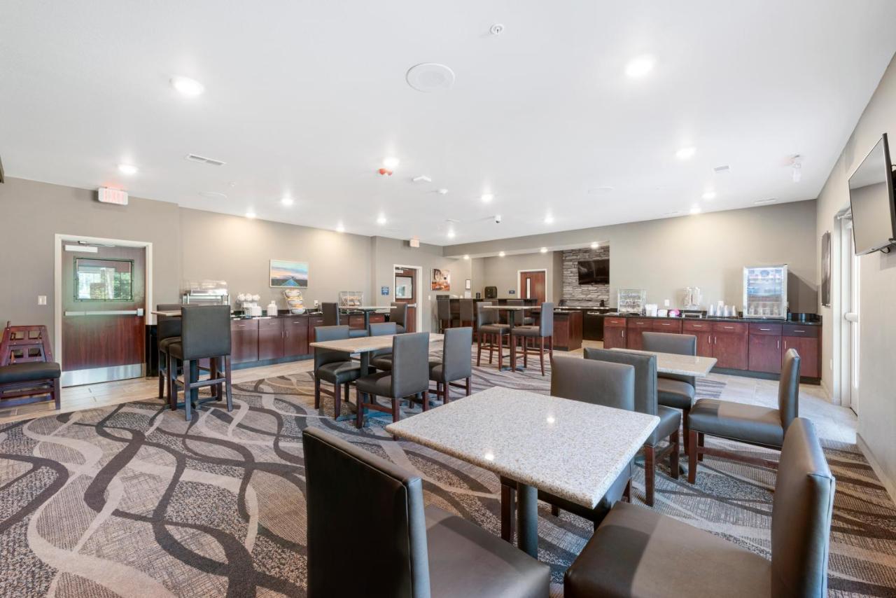 Cobblestone Hotel & Suites - Urbana Bagian luar foto